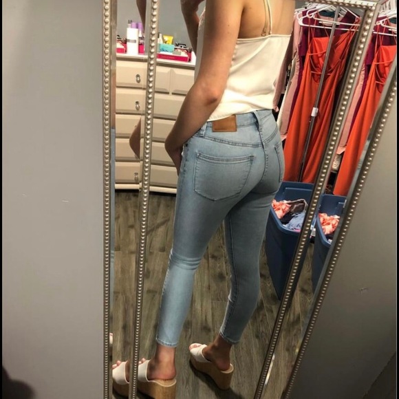 JCrew Jeans Four Buttons - Picture 3 of 4